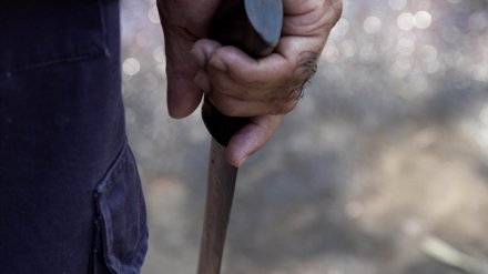 В Воронеже ревнивец ударил гостя своей девушки ножом в сердце