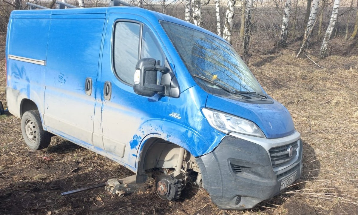 Два человека пострадали в столкновении иномарки с фургоном на воронежской  трассе – Новости Воронежа и Воронежской области – Вести Воронеж