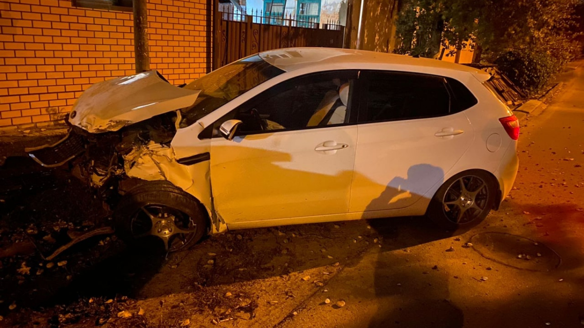 В Воронеже врезавшийся в дом автомобилист попал под уголовное дело –  Новости Воронежа и Воронежской области – Вести Воронеж