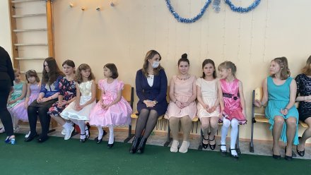 В Воронеже депутат облдумы и волонтёры организовали новогодний праздник для детей-сирот