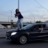 Воронежцев оштрафовали за поездку на капоте Mercedes ради видео