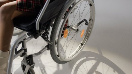 В подъезде воронежской многоэтажки установят современный пандус для инвалидов
