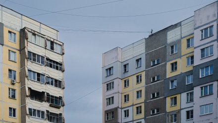 Выпавшей с 5-го этажа на Минской в Воронеже оказалась 18-летняя девушка