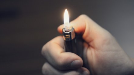 В Воронеже женщина поссорилась с подругой и подожгла её квартиру