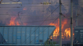 Тушение пожара в воронежском микрорайоне Отрожка показали на видео