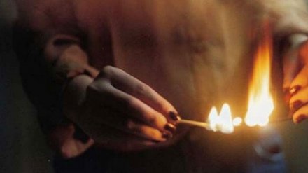 Пироманку из Воронежской области оставили на свободе, осудив за четвёртый поджог