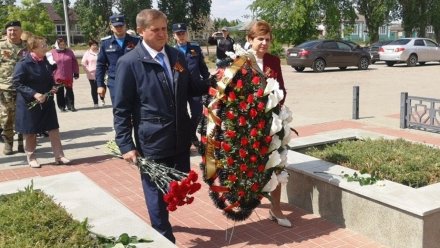 Андрей Соболев почтил память защитников Отечества