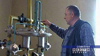 Жителей Семилукинского района навещают газовики для проверки оборудования после отопительного сезона