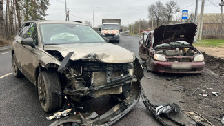 Трое взрослых и ребёнок пострадали в лобовом ДТП на трассе «Крым» в Воронежской области