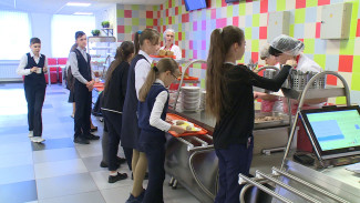 Эксперты заметили нарушения в организации питания для воронежских школьников
