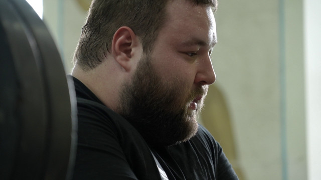 «Ненавижу, когда называют богатырём». Воронежский пауэрлифтер-рекордсмен поднял вес в 410 кг