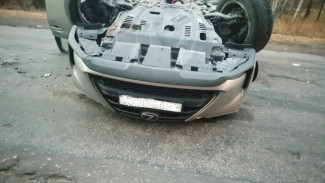 В Воронежской области Lexus опрокинулся на крышу: пострадали водитель и пассажирка