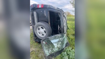 В Воронежской области УАЗ съехал на обочину и опрокинулся: пострадал мужчина
