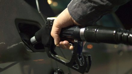  В Воронежской области за новогодние праздники резко выросли цены на бензин