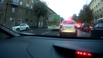 В Воронеже маршрутчика наказали за объезд пробки по встречке после видео в соцсетях