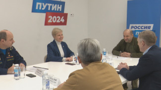 Помощь на СВО и поддержка семей. Сопредседатель избирательного штаба Путина посетил Воронеж
