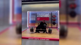 Священник из Воронежа поднял 200-килограммовую штангу одной рукой