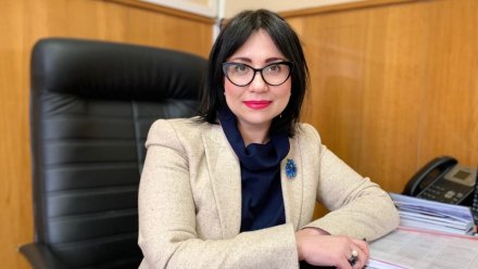 Директор школы в Воронеже попала под два дела после скандала с избиением 4-классника