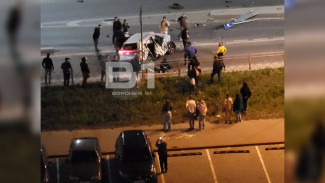 Момент жуткого ДТП с легковушкой на Шишкова в Воронеже показали на видео