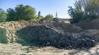 Общественники пожаловались на свалку срезанного асфальта в Воронеже