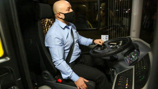 На водителей новых пассажирских автобусов в Воронеже надели «умные браслеты»