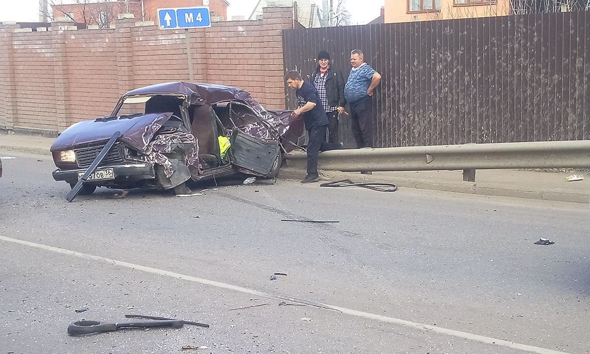 В Воронеже столкнулись пассажирский автобус и «семёрка»: один из водителей  пострадал – Новости Воронежа и Воронежской области – Вести Воронеж