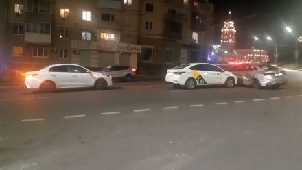 Пьяный автомобилист спровоцировал массовое ДТП в центре Воронежа