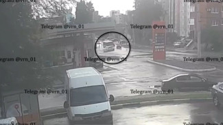 Появилось видео момента аварии с ПАЗиком в Воронеже