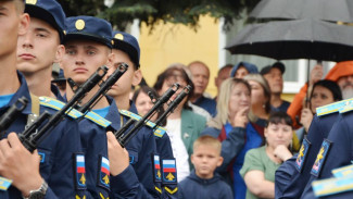 Больше 1,2 тысяч курсантов воронежской Военно-воздушной академии приняли присягу