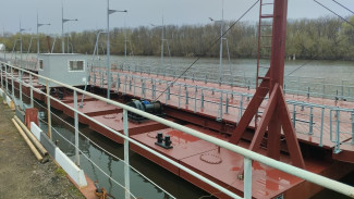 Первый в России двухпутный понтонный мост отправили по Дону в Воронеж: появилось видео