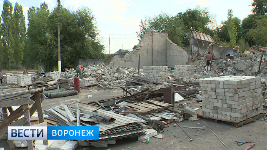 В Воронеже сносят кафе и павильоны, землю под которыми похитили из госсобственности