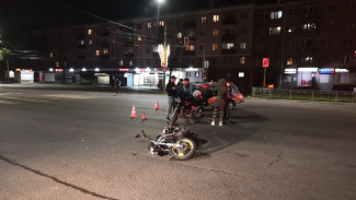 В Воронеже в ДТП с легковушкой и мотоциклом пострадали парень и девушка