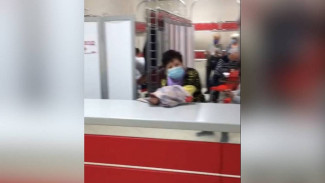 Воронежцы сняли на видео пункт ванкцинации от ковида в гардеробе ТЦ