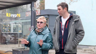 Мэр приехал с проверкой на улицу Перхоровича после жалобы жительницы Воронежа