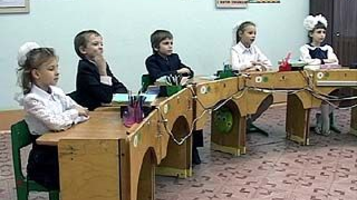 Интернат для глухих и слабослышащих детей. Воронеж школа интернат для глухих детей. Школа для слабослышащих. Школы для глухих и слабослышащих. Слабослышащие дети в школе.