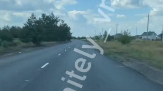 Воронежцы сняли на видео проезд по строящейся дороге из Тенистого