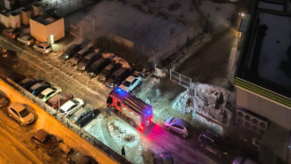 Машины МЧС скопились возле многоэтажки в Центральном районе Воронежа