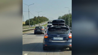 Пробка перед въездом в Воронеж заблокировала движение по трассе