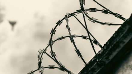 25-летний воронежец удержал знакомую в квартире и изнасиловал