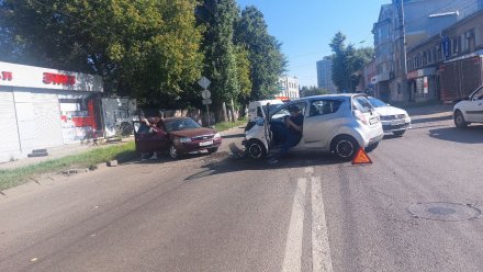 В Воронеже растянулась пробка на Донбасской из-за аварии