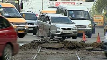 На Московском проспекте начали демонтаж рельсов