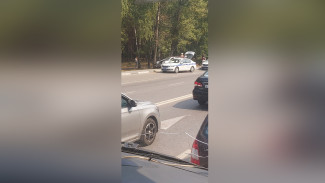 В Воронеже в ДТП со врезавшейся в дерево машиной пострадала женщина