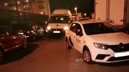 В Воронеже таксист преградил дорогу скорой помощи, ехавшей на вызов к ребёнку