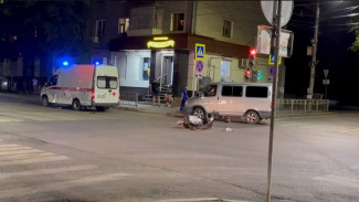 «Ехала на красный без сирены». Воронежец попросил помочь в поисках очевидцев ДТП со скорой