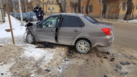 В Воронеже в ДТП с двумя иномарками пострадали 3 человека