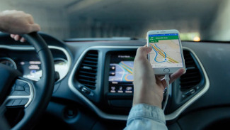 После массового сбоя GPS геолокация массово перенесла москвичей в воронежское озеро