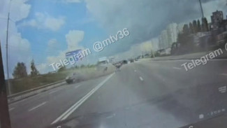 Появилось видео момента смертельного ДТП на Антонова-Овсеенко в Воронеже