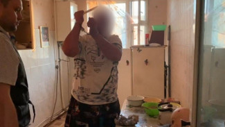 Пойманный в Воронеже саратовский убийца показал на видео, как зарезал бригадира