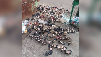 В Воронеже заметили кладбище обуви