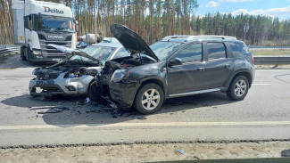 В Воронеже при столкновении двух иномарок пострадали водитель и пассажир 